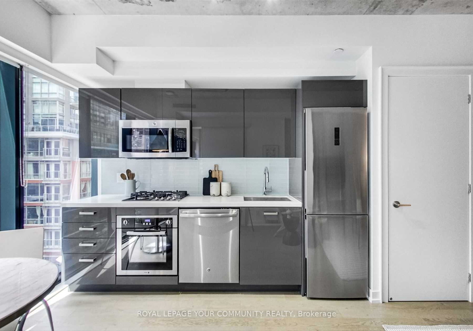 11-charlotte-street-toronto-toronto-ontario-c13768622
