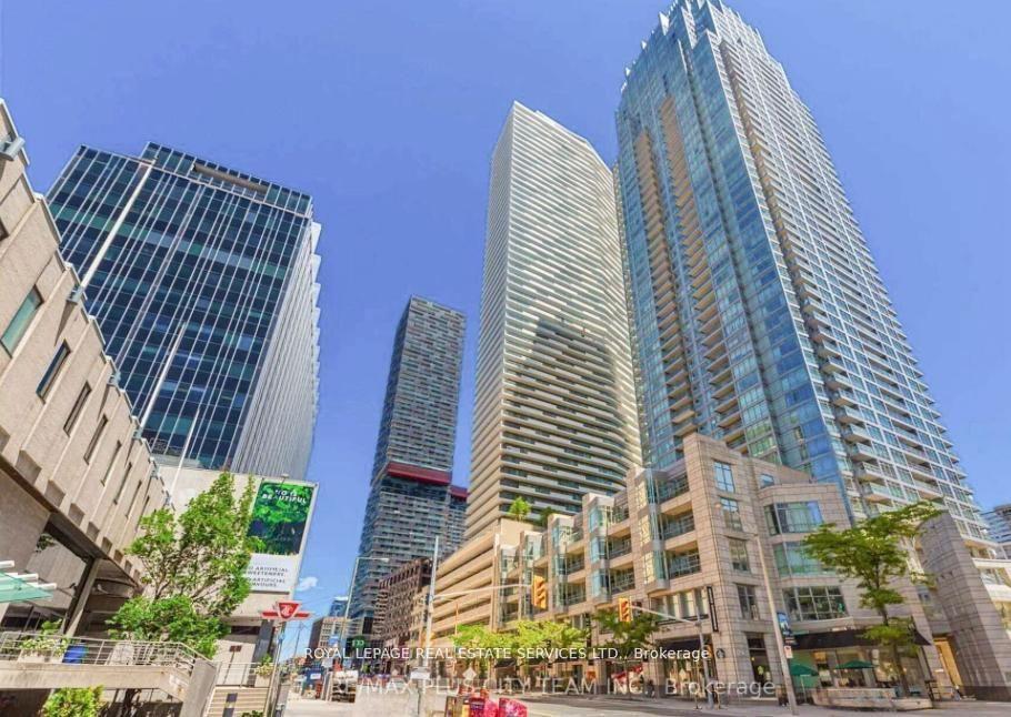 2221-yonge-street-toronto-toronto-ontario-c13768702
