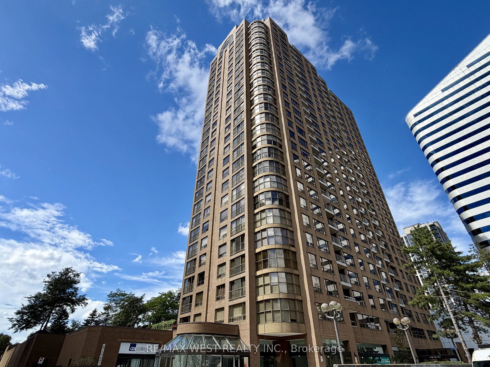 100-upper-madison-avenue-toronto-toronto-ontario-c13768728