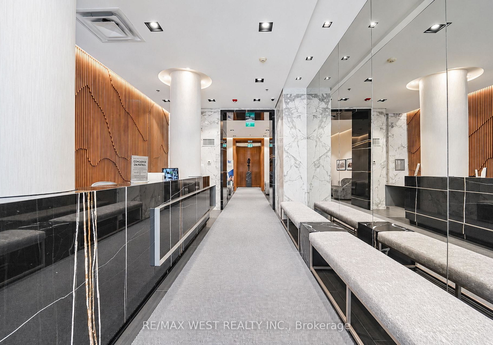 736-spadina-avenue-toronto-toronto-ontario-c13768982
