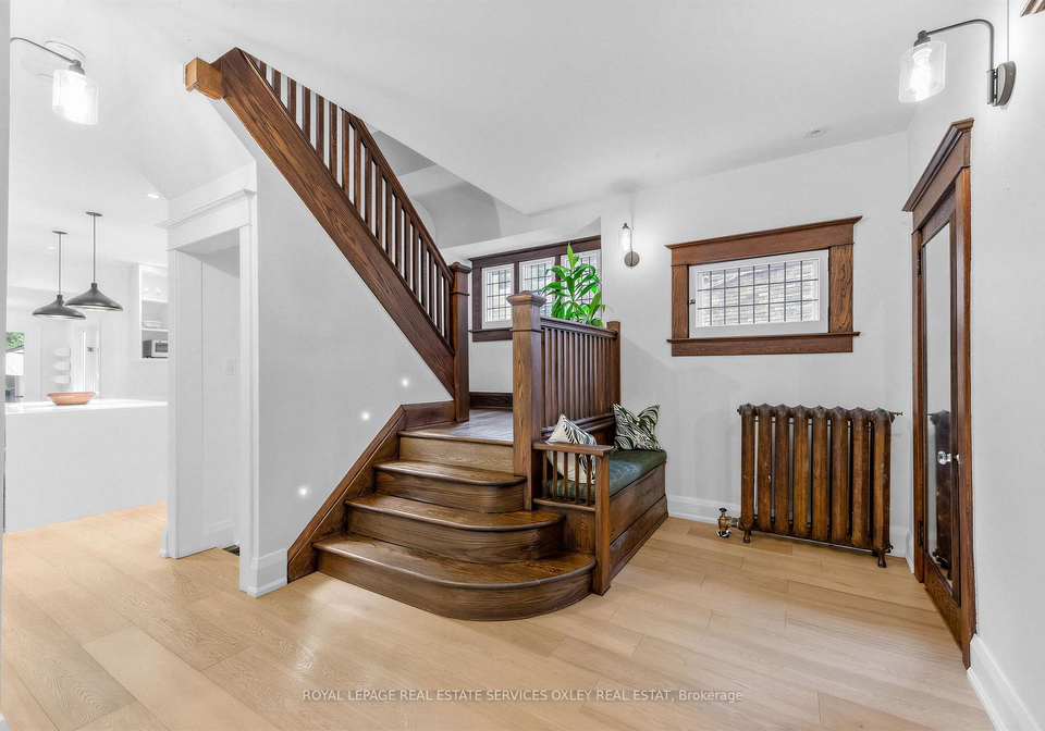 20-edgewood-crescent-toronto-toronto-ontario-c13769036