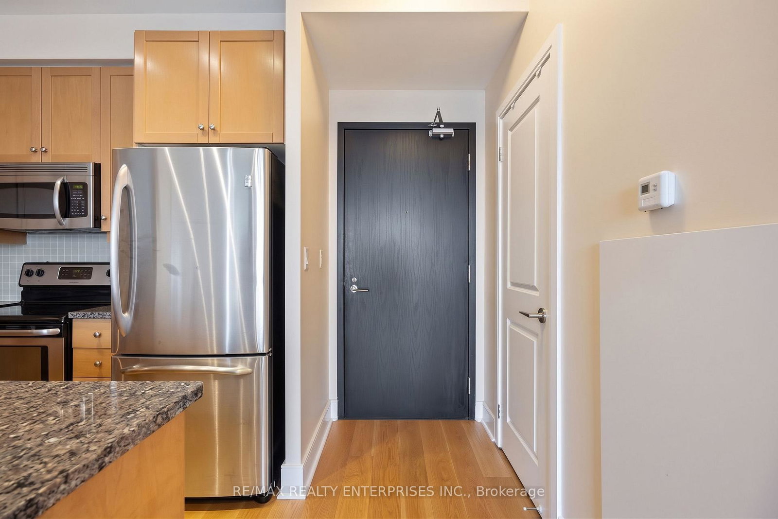 18-yorkville-avenue-w-toronto-toronto-ontario-c13769564