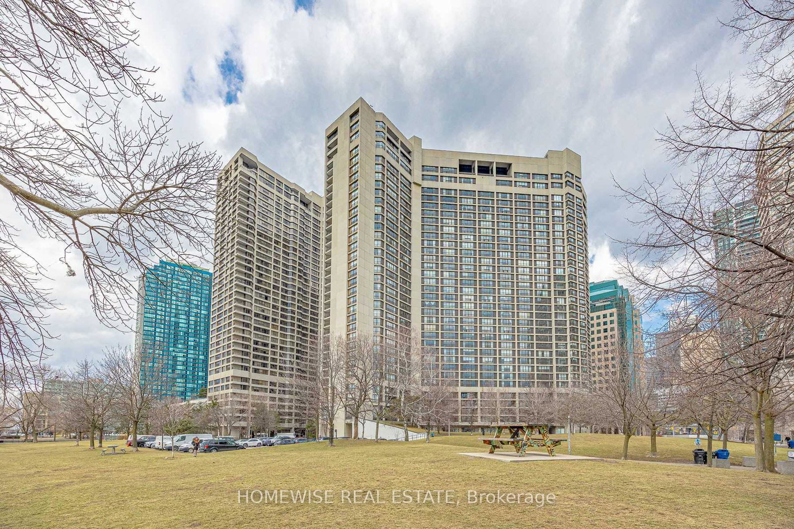 33-harbour-square-toronto-toronto-ontario-c13769680