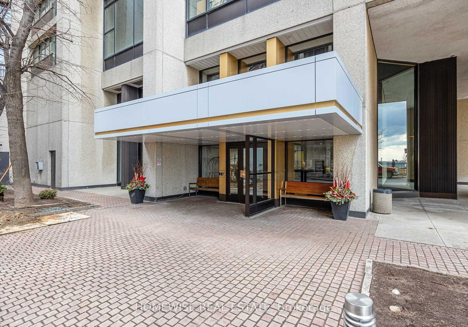 33-harbour-square-toronto-toronto-ontario-c13769680