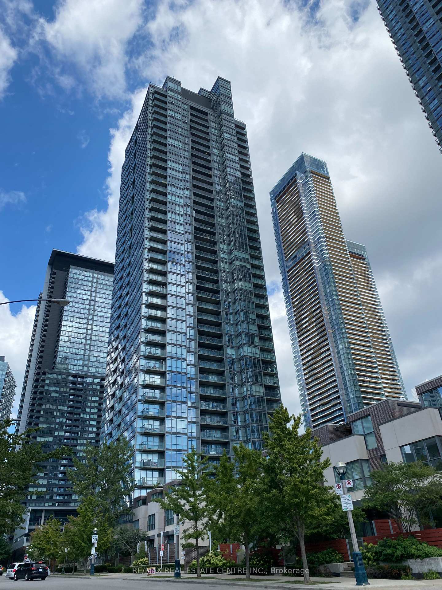 15-fort-york-boulevard-toronto-toronto-ontario-c13770416