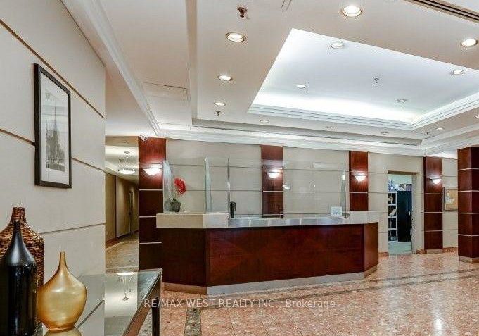 117-gerrard-street-e-toronto-toronto-ontario-c13770460