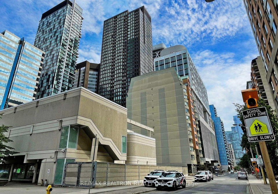 121-st-patrick-street-toronto-toronto-ontario-c13770600