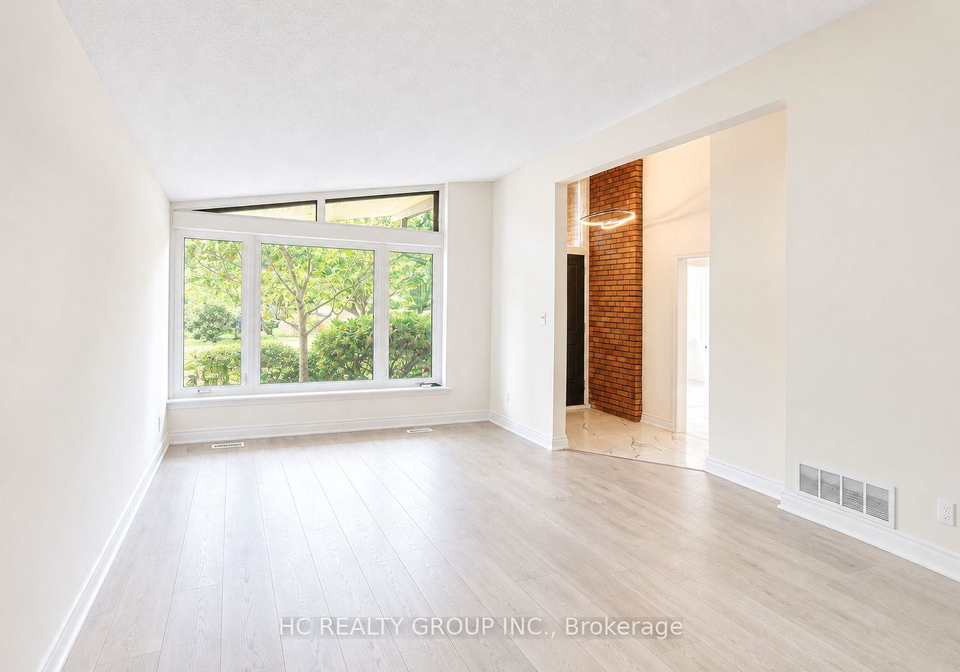 52-dukinfield-crescent-toronto-north-york-ontario-c13770702