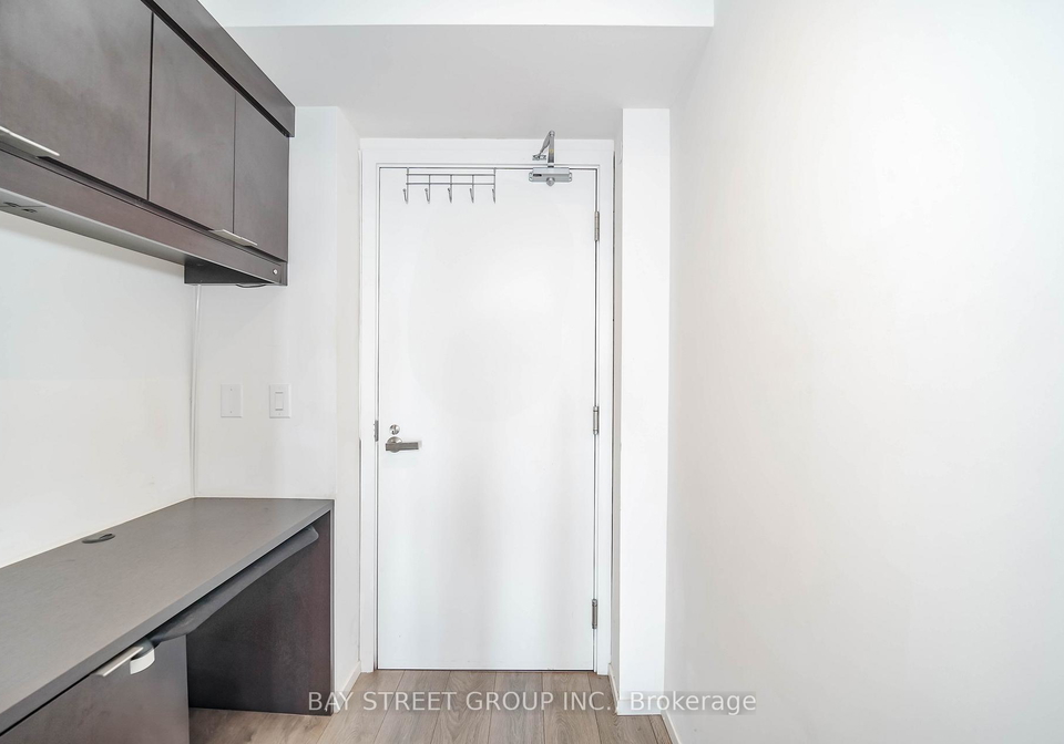 159-dundas-street-e-toronto-toronto-ontario-c13771634