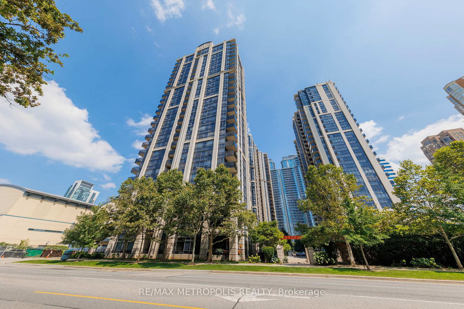 153-beecroft-road-toronto-toronto-ontario-c13772342