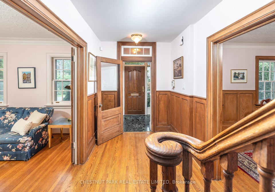 16-lewes-crescent-toronto-north-york-ontario-c13773248