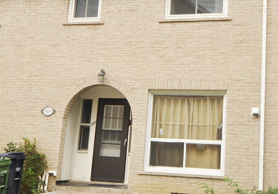 1-liszt-gate-toronto-north-york-ontario-c13773766