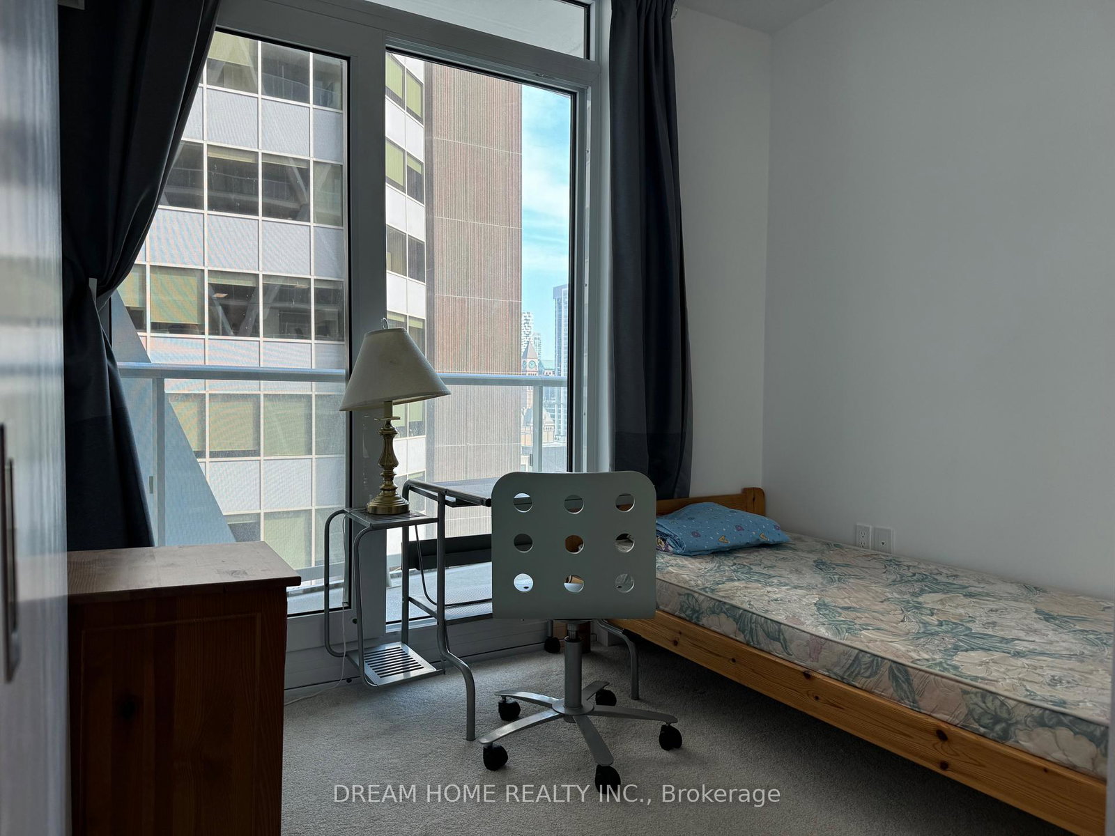 230-simcoe-street-toronto-toronto-ontario-c13774256