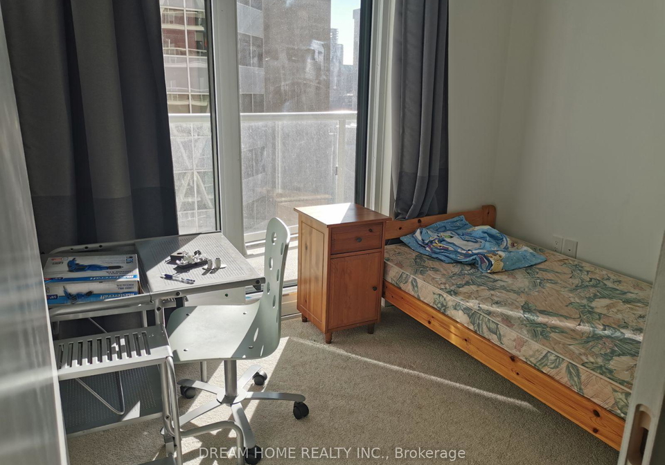 230-simcoe-street-toronto-toronto-ontario-c13774256