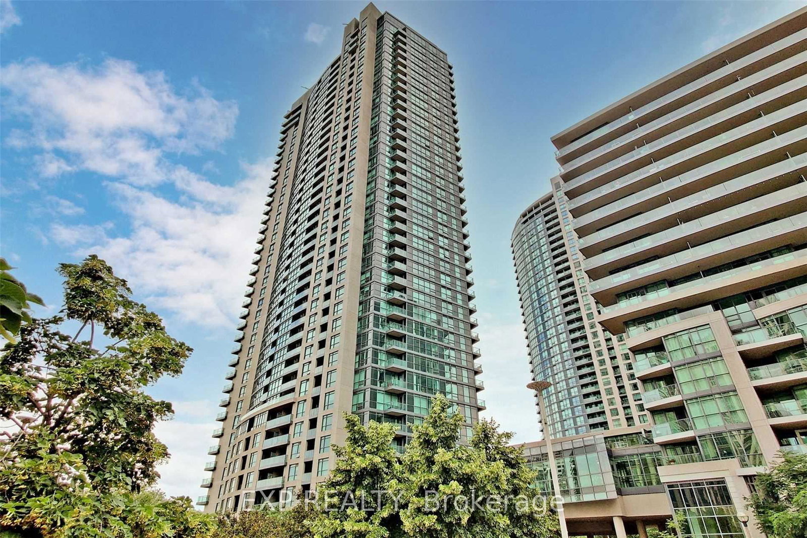 215-fort-york-boulevard-toronto-toronto-ontario-c13775050