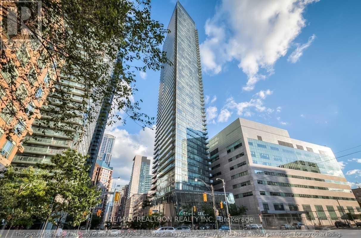832-bay-street-toronto-toronto-ontario-c13775420