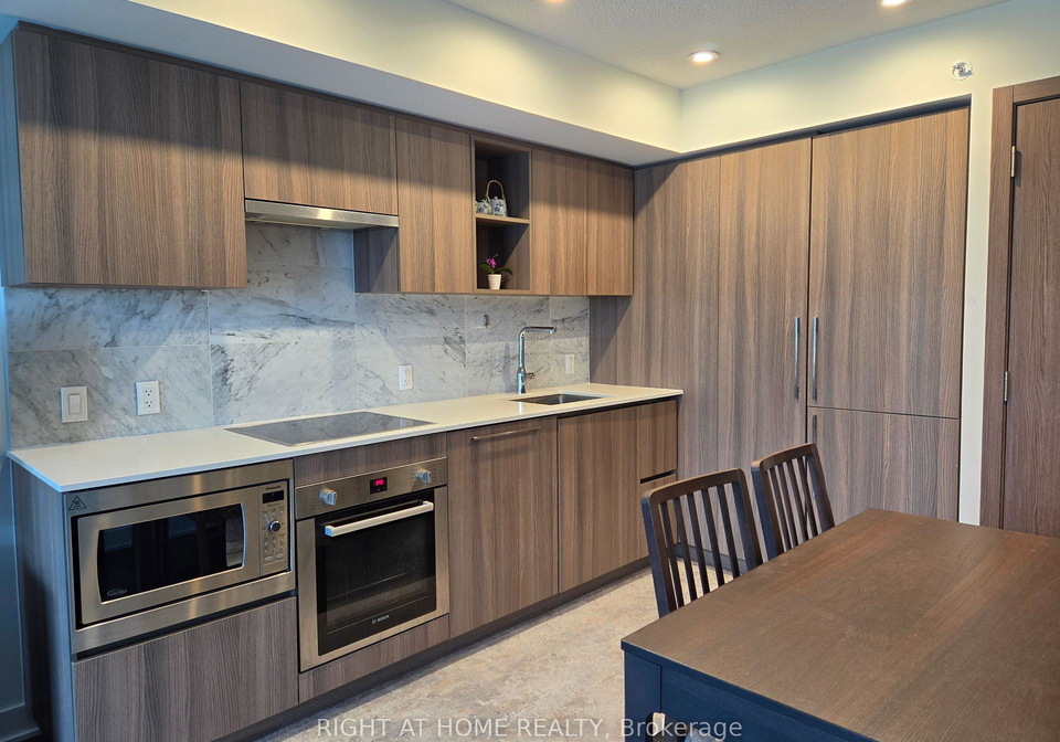 17-bathurst-street-toronto-toronto-ontario-c13776494