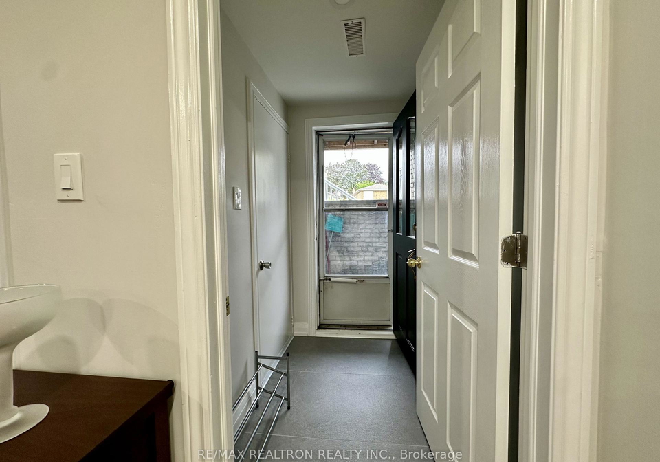 237-shawnee-circle-toronto-north-york-ontario-c13776718
