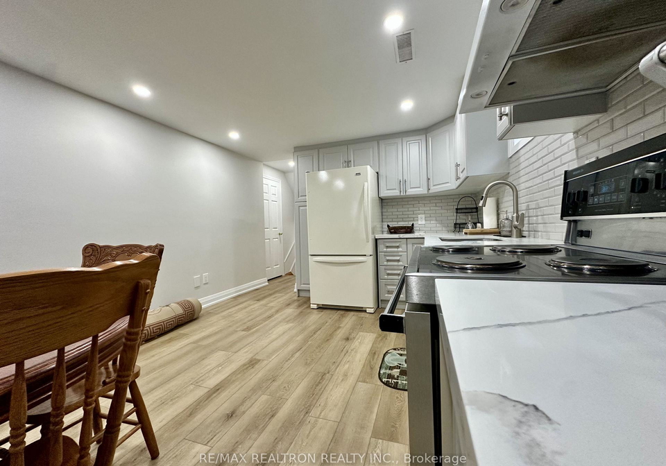237-shawnee-circle-toronto-north-york-ontario-c13776718