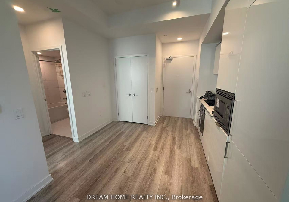 238-simcoe-street-toronto-toronto-ontario-c13777438