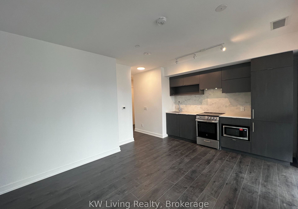 100-queen-street-e-toronto-toronto-ontario-c13777714