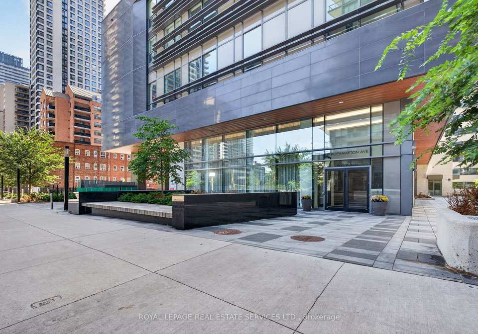 39-roehampton-avenue-toronto-toronto-ontario-c13777746
