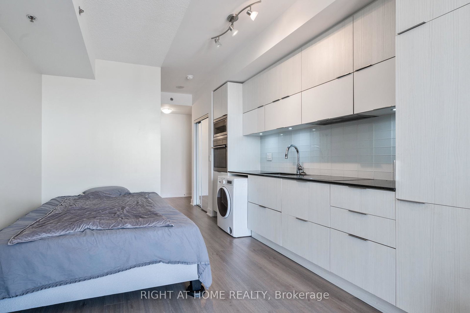 318-richmond-street-w-toronto-toronto-ontario-c13778684