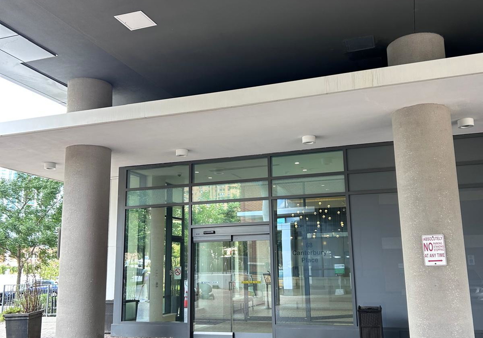 68-canterbury-place-toronto-toronto-ontario-c13778944
