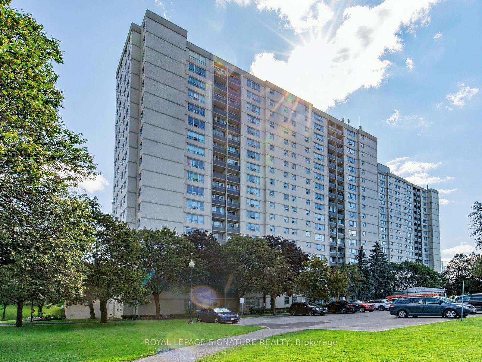5-parkway-forest-drive-toronto-north-york-ontario-c13779358