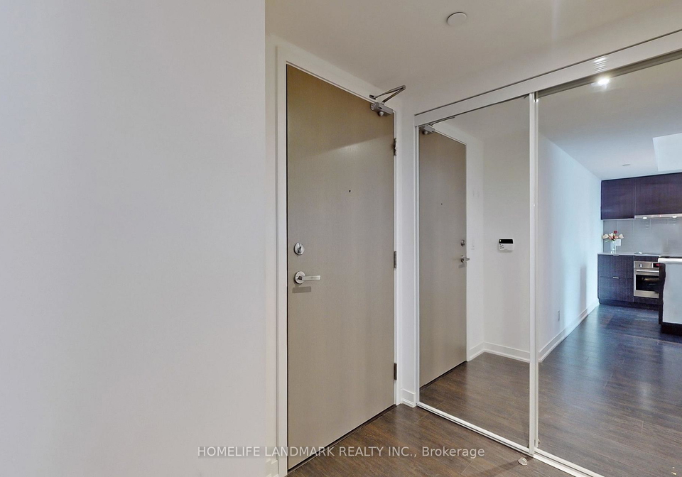 100-harbour-street-toronto-toronto-ontario-c13779584