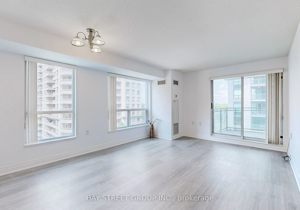 21-hillcrest-avenue-toronto-north-york-ontario-c13779736