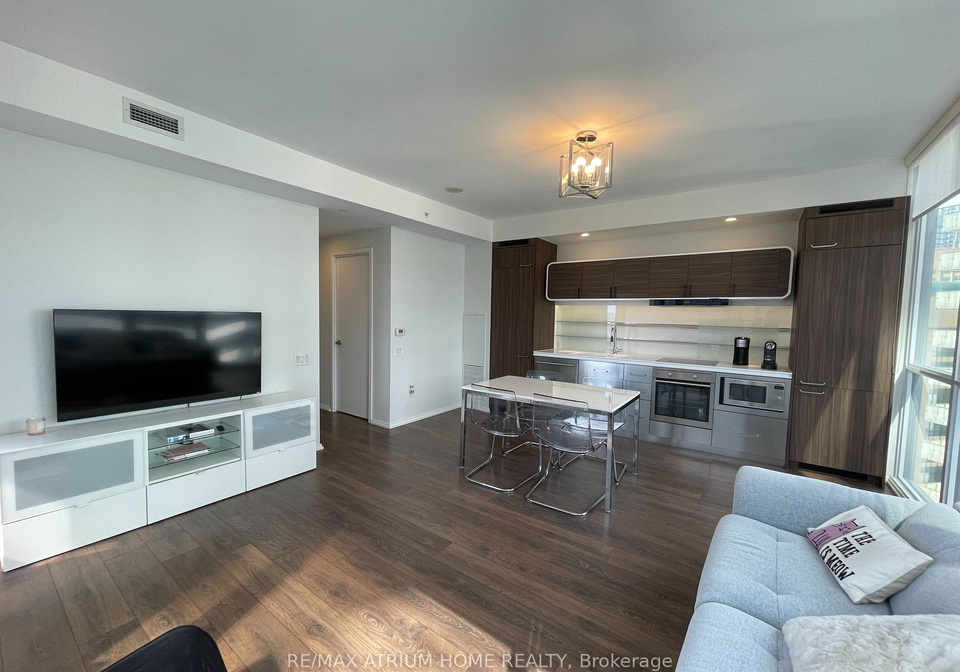 45-charles-street-e-toronto-toronto-ontario-c13780134
