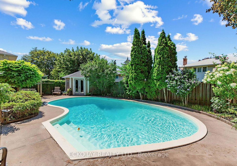 22-meadowglade-crescent-toronto-north-york-ontario-c13780360