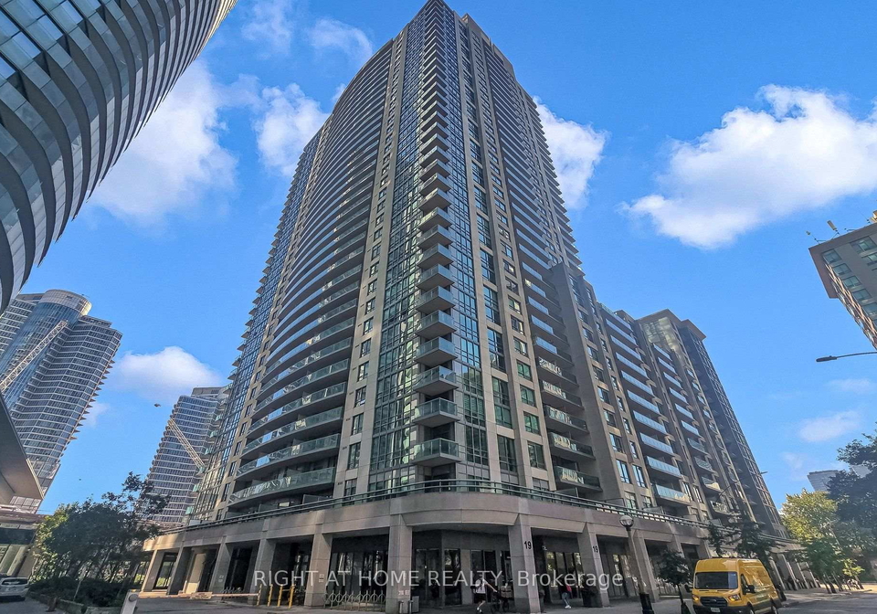19-grand-trunk-crescent-toronto-toronto-ontario-c13780368