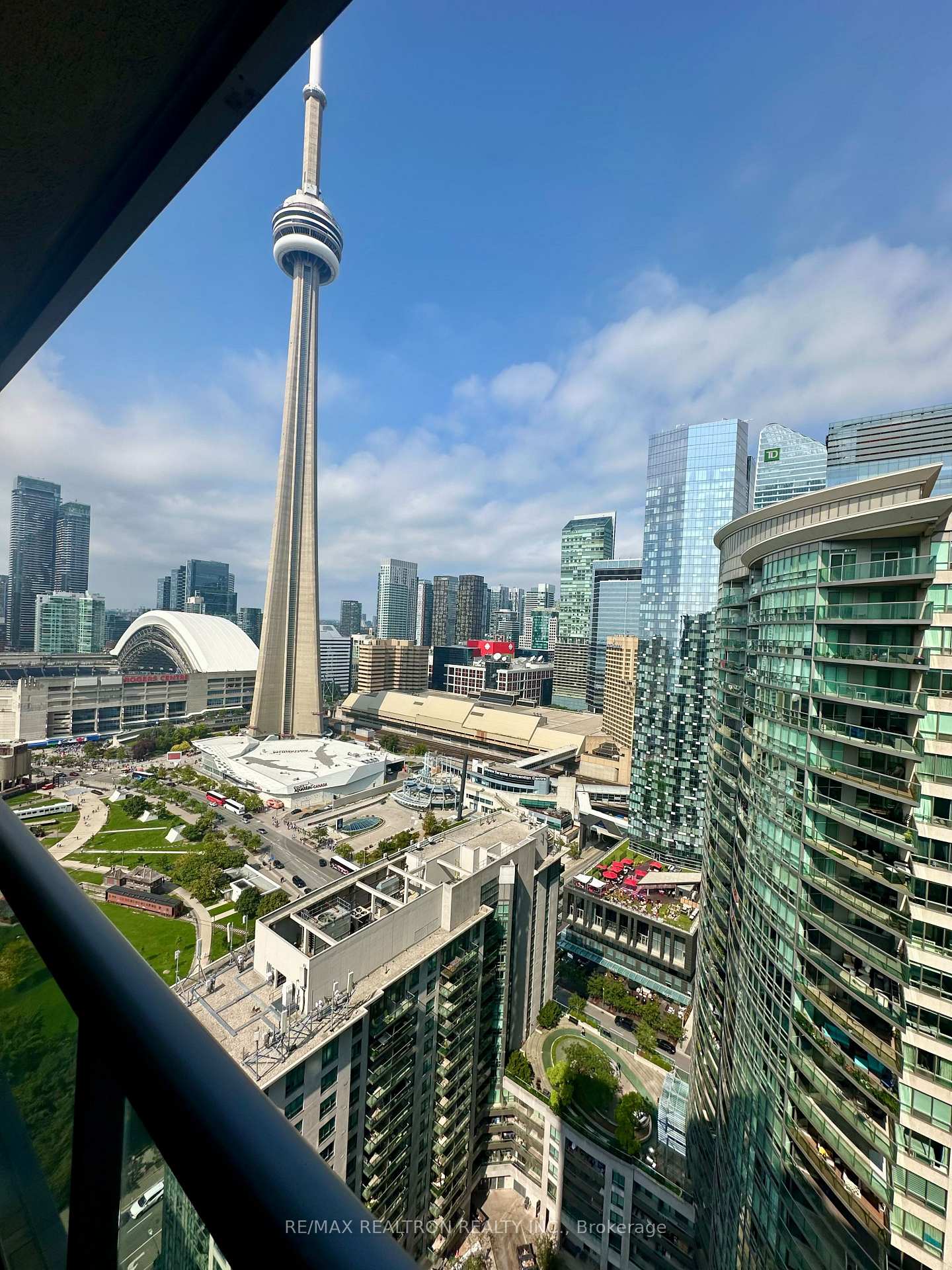 19-grand-trunk-crescent-toronto-toronto-ontario-c13781722