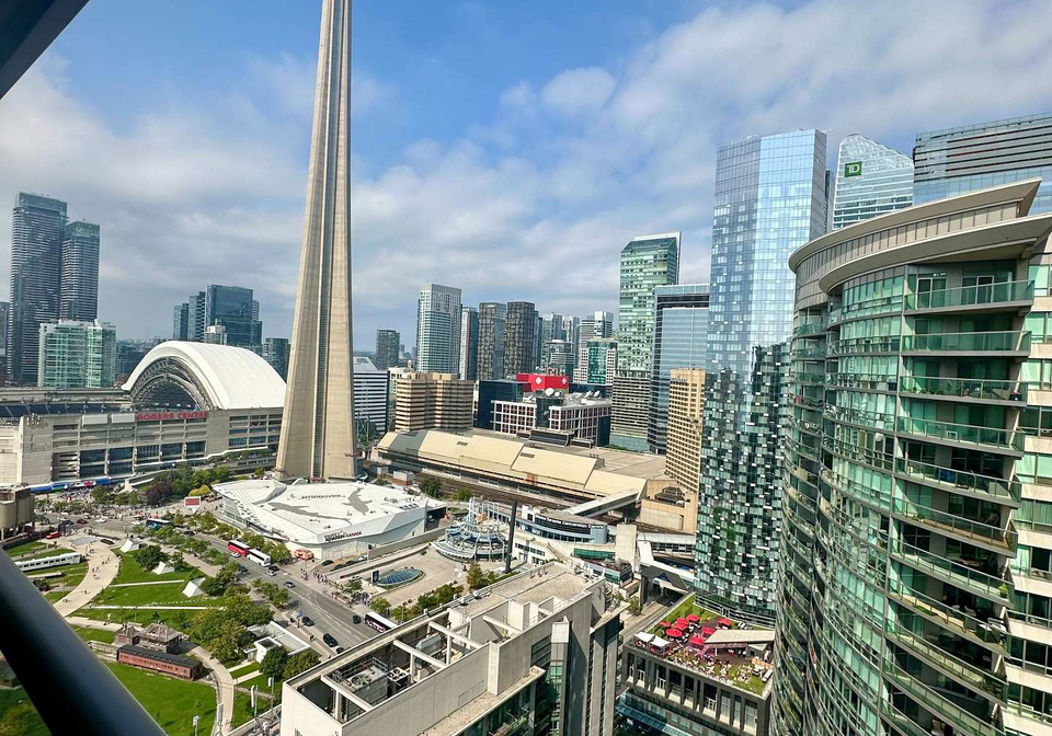 19-grand-trunk-crescent-toronto-toronto-ontario-c13781722