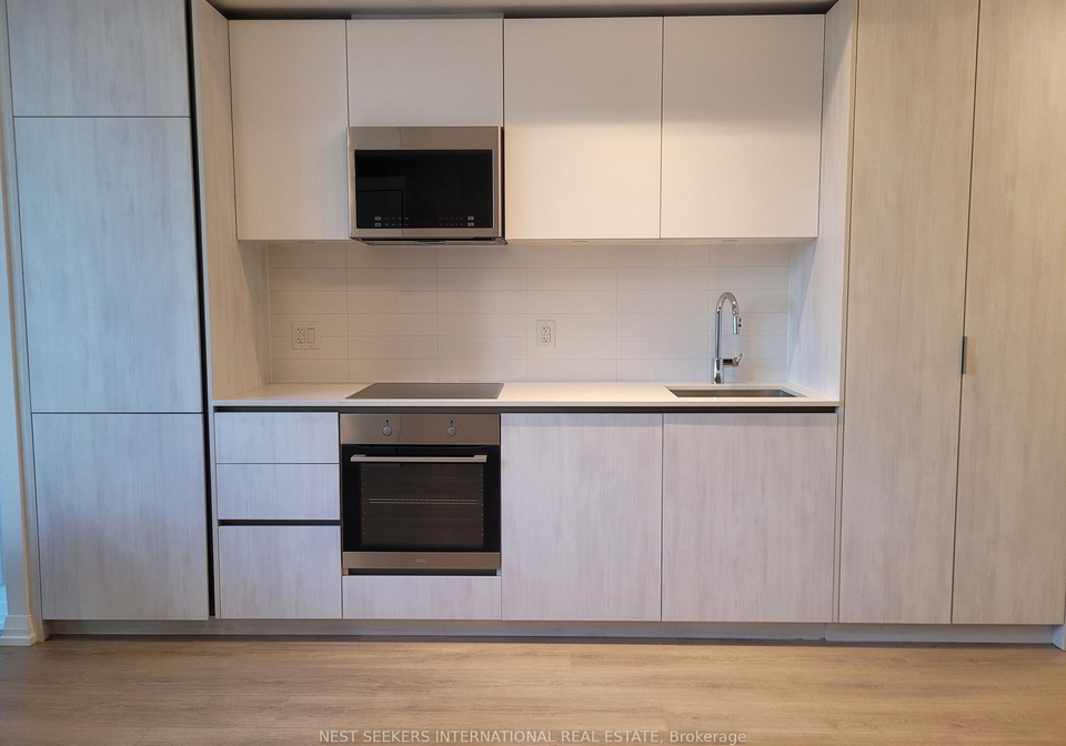 8-widmer-street-toronto-toronto-ontario-c13782710