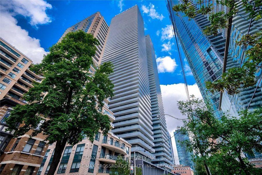 42-charles-street-e-toronto-toronto-ontario-c13783126