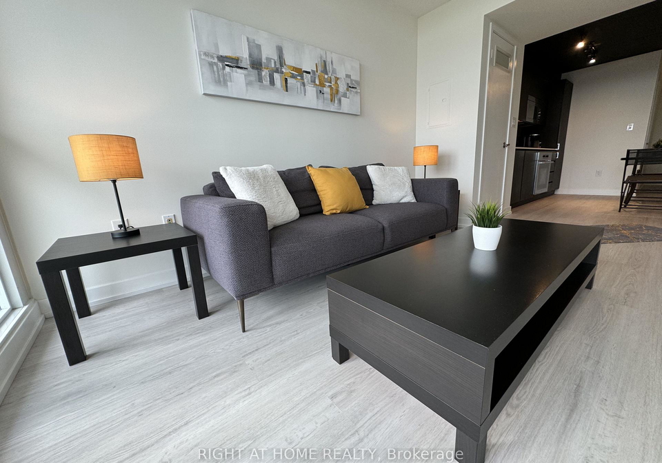 15-iceboat-terrace-toronto-toronto-ontario-c13783376