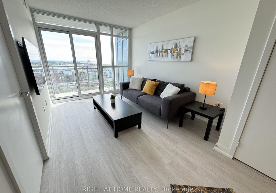 15-iceboat-terrace-toronto-toronto-ontario-c13783376