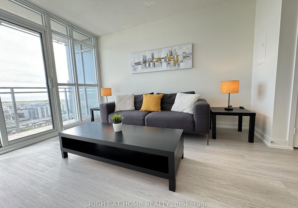 15-iceboat-terrace-toronto-toronto-ontario-c13783376