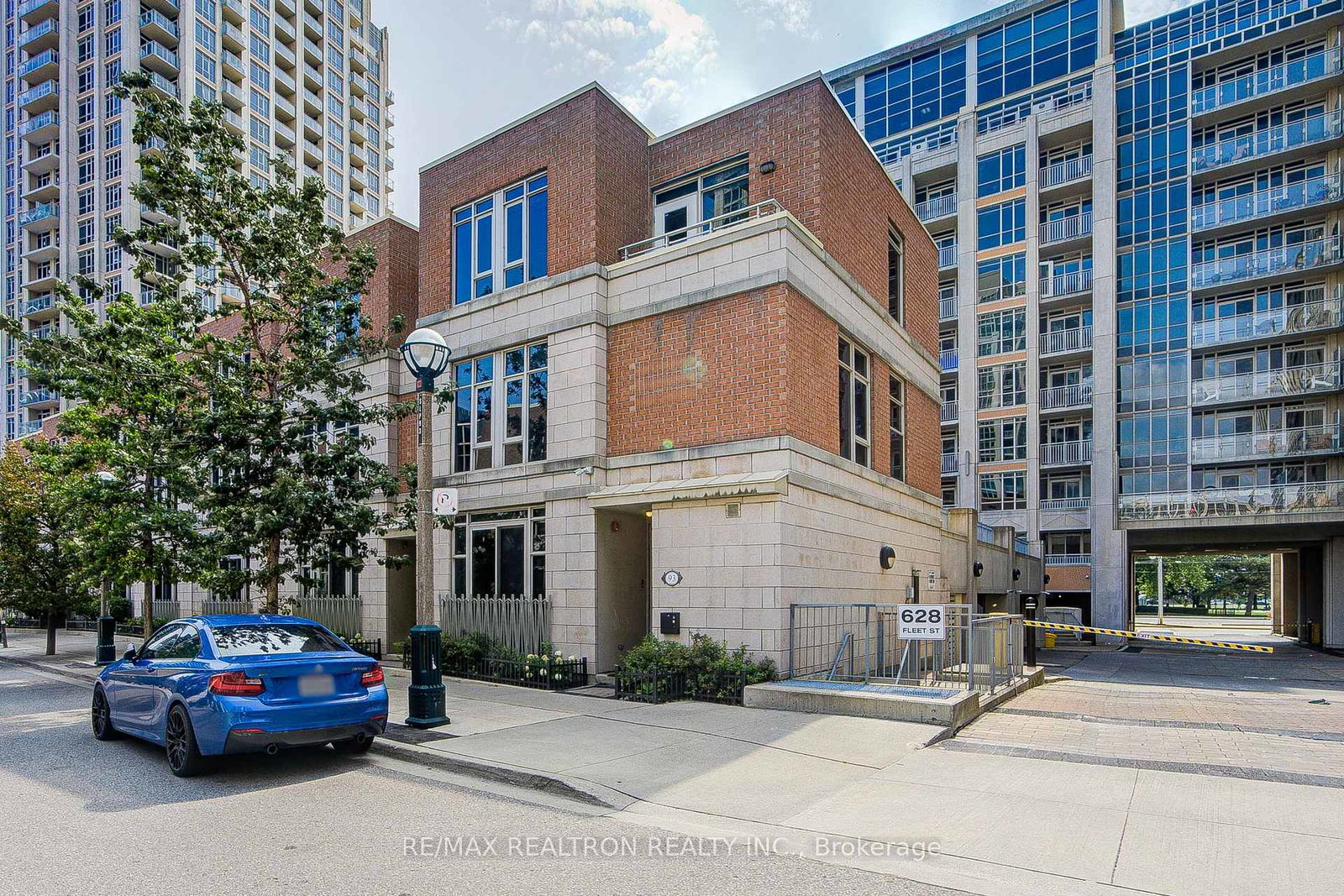 93-sloping-sky-mews-toronto-toronto-ontario-c13784016