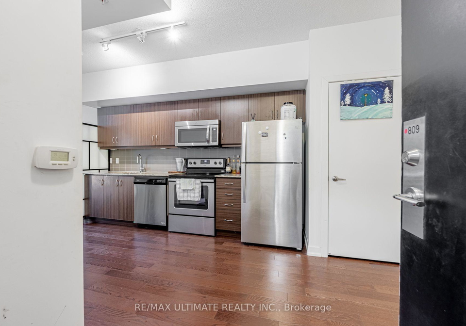 10-willison-square-toronto-toronto-ontario-c13784660