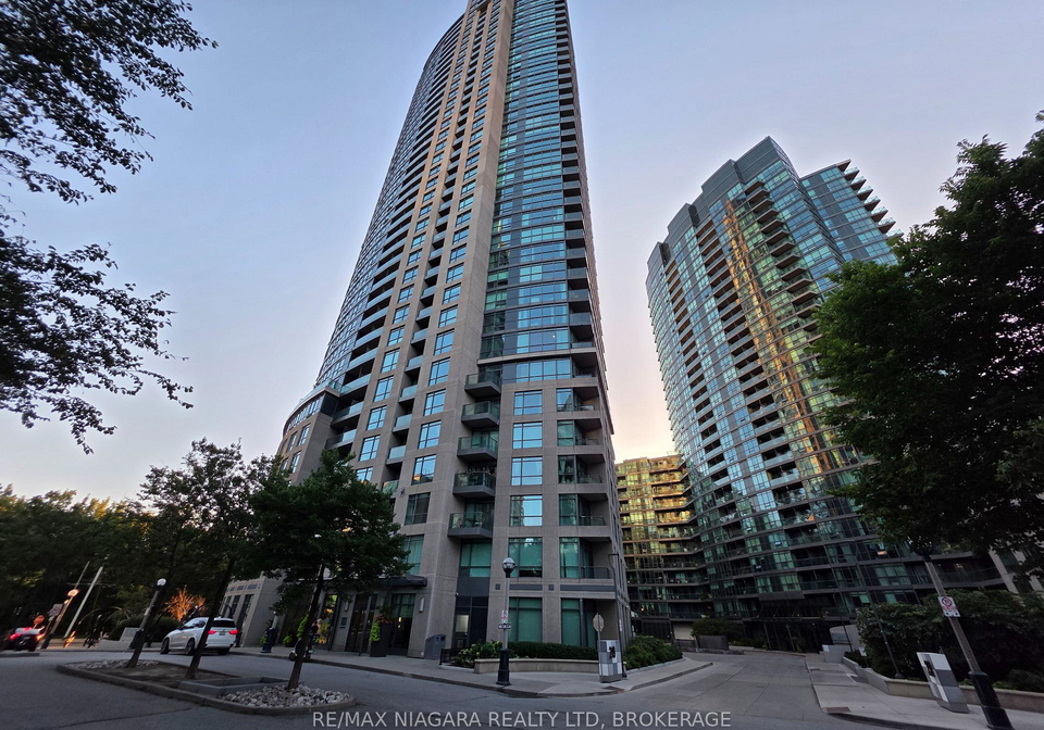219-fort-york-boulevard-toronto-toronto-ontario-c13784908