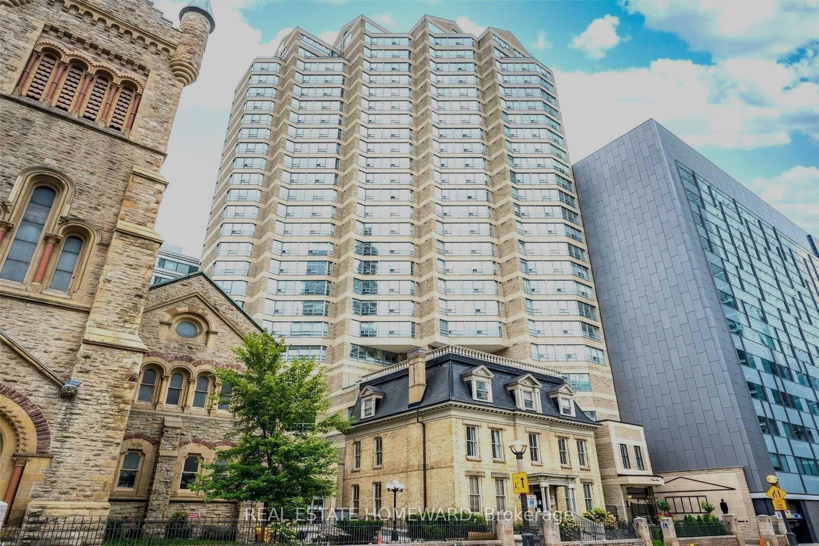 71-simcoe-street-toronto-toronto-ontario-c13784954