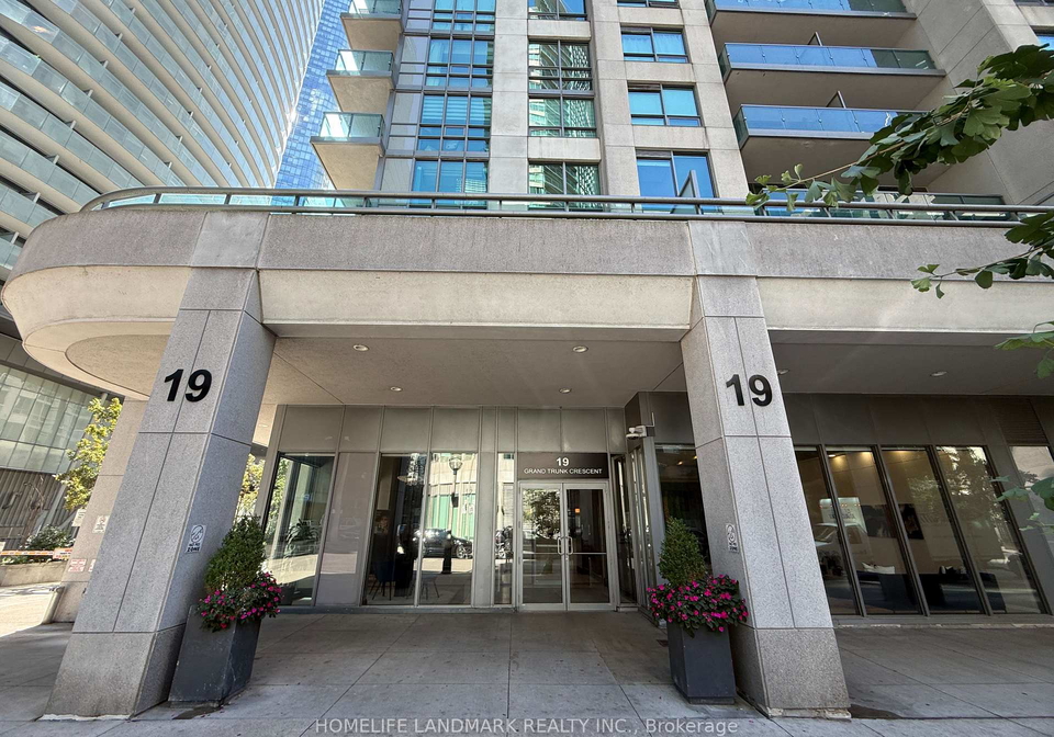 19-grand-trunk-crescent-toronto-toronto-ontario-c13785194
