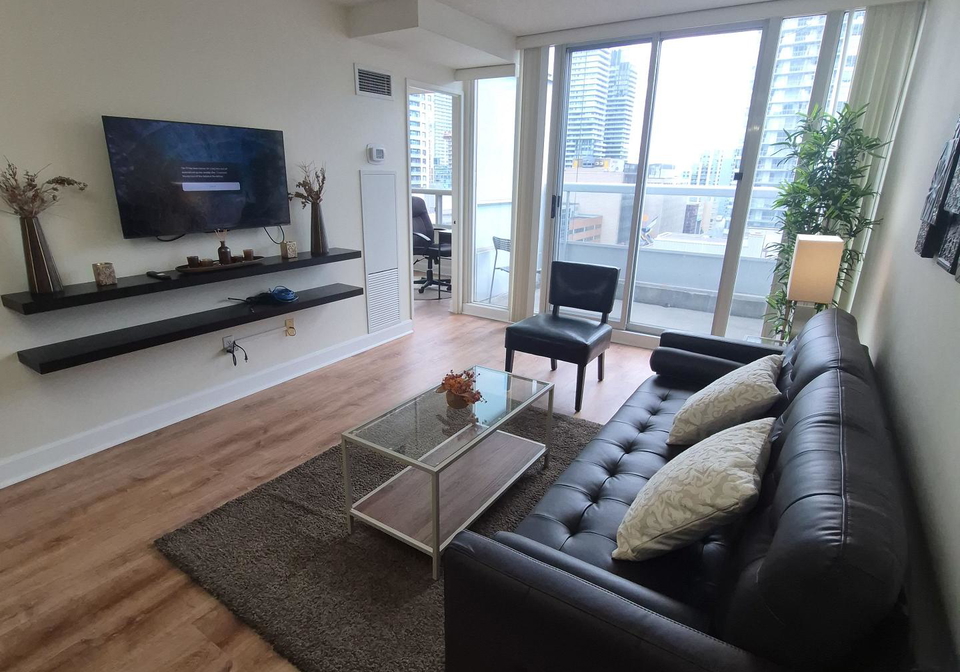43-eglinton-avenue-e-toronto-toronto-ontario-c13786098