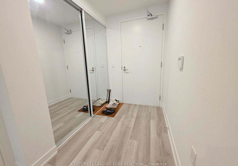 230-simcoe-street-toronto-toronto-ontario-c13787572