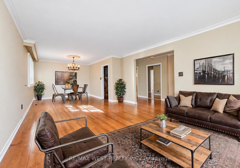 61-bickerton-crescent-toronto-north-york-ontario-c13787582