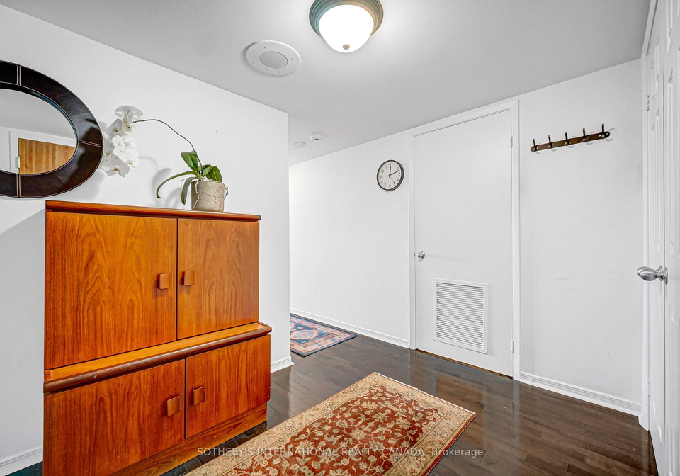 360-bloor-street-e-toronto-toronto-ontario-c13788544